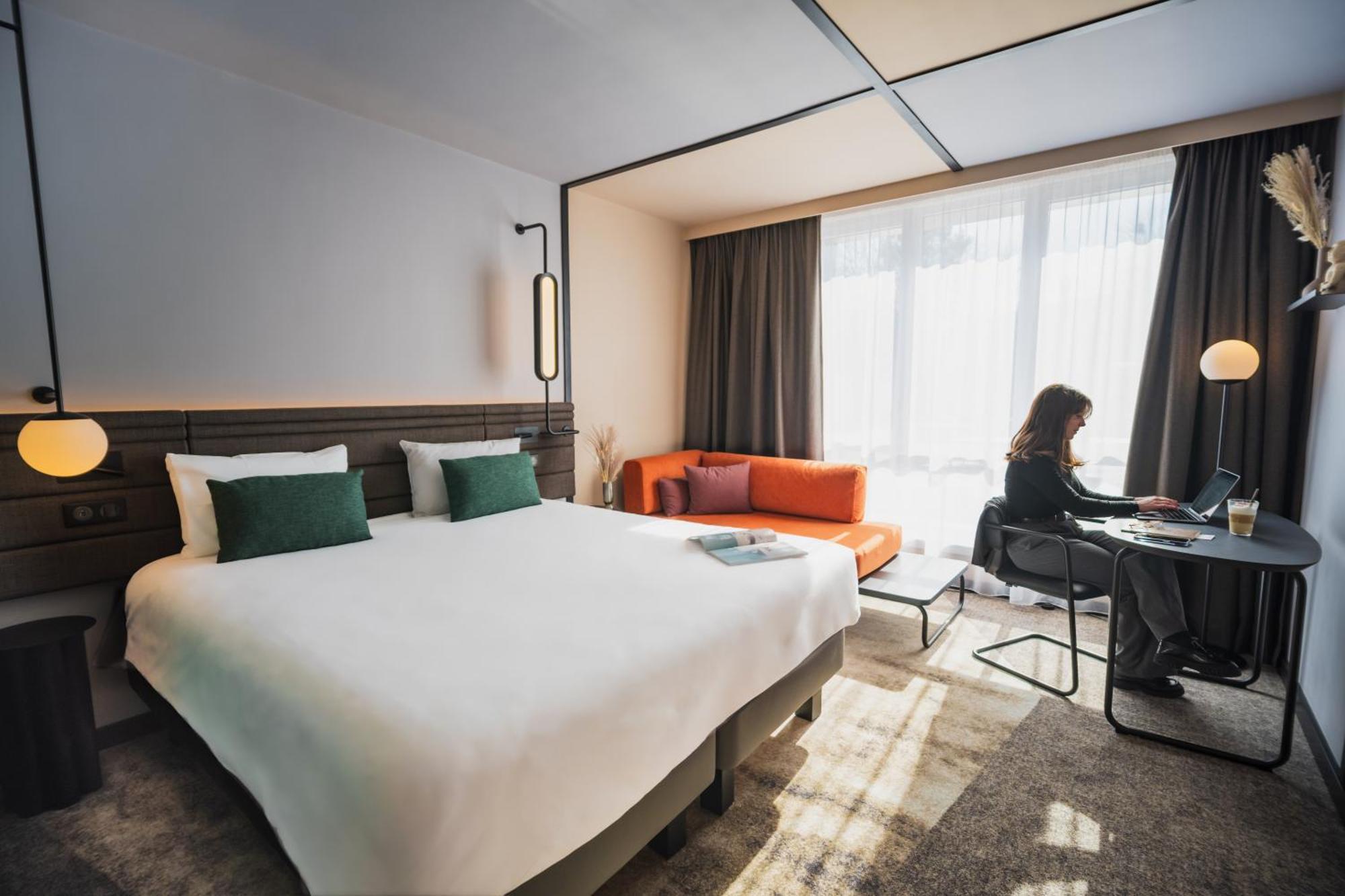 โนโวเทล ล็องส์ โนเยล Hotel นัวแยลส์-โกโดลต์ ภายนอก รูปภาพ
