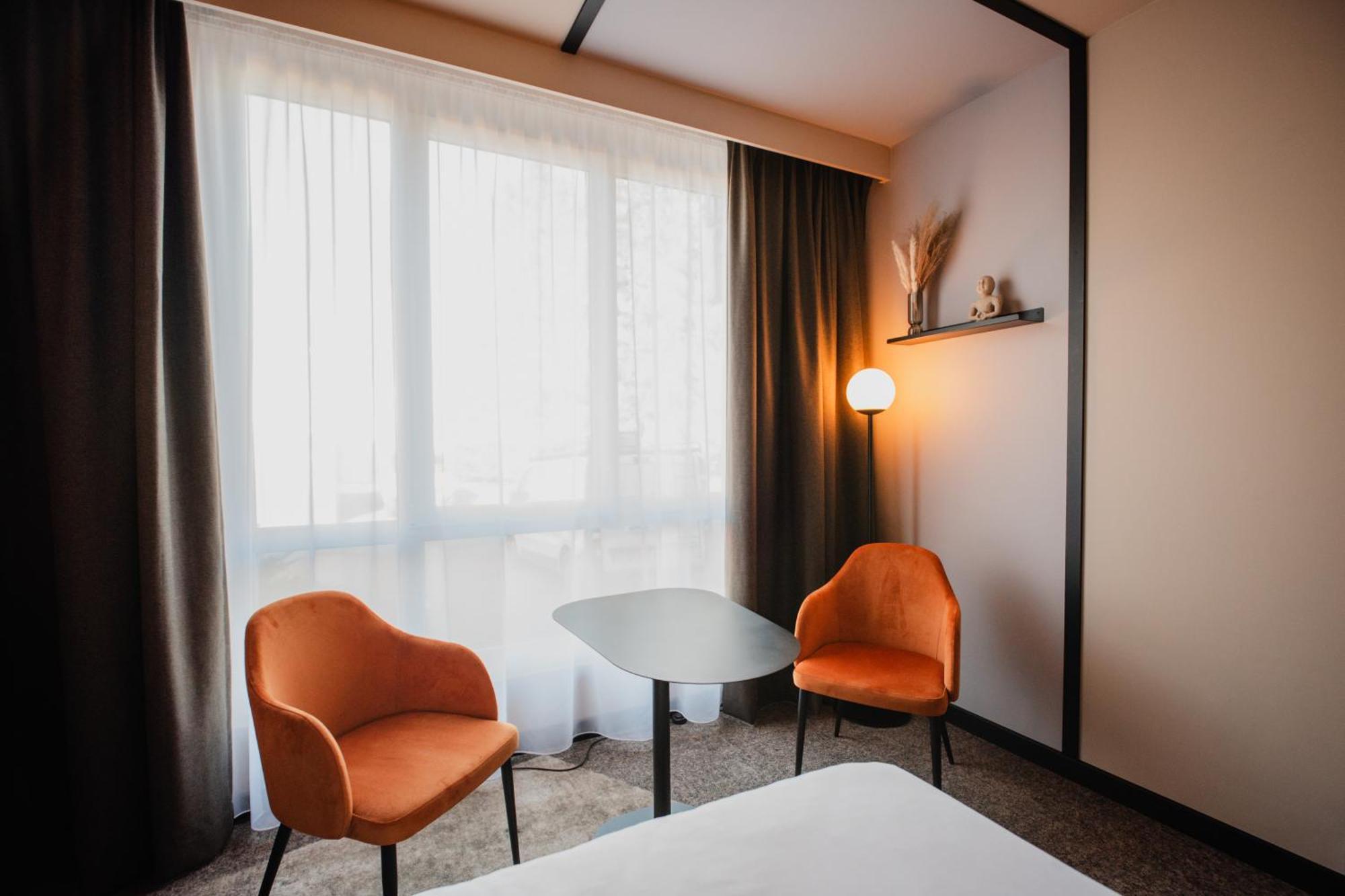 โนโวเทล ล็องส์ โนเยล Hotel นัวแยลส์-โกโดลต์ ภายนอก รูปภาพ